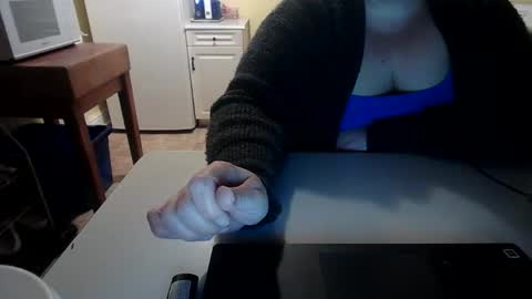 Snapshot of smalltowntrouble chatting on February 14, 1:02 am smalltowntrouble online show from February 14, 1:02 am