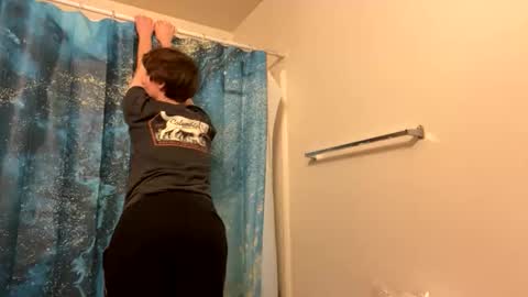 smalltshbigtits online show from January 15, 10:42 am