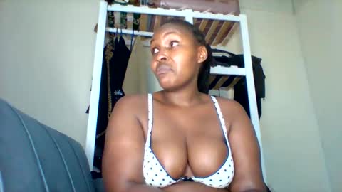 Snapshot of smartqueen1 chatting on October 21, 1:56 pm Katerina online show from October 21, 1:56 pm