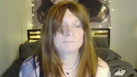 Snapshot of smashingsamantha chatting on October 5, 9:13 pm SmashingSamantha online show from October 5, 9:13 pm