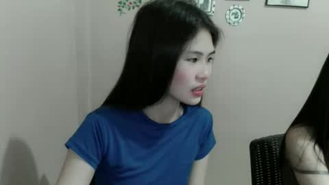 Snapshot of smellon_shake chatting on March 13, 7:42 pm Julia online show from March 13, 7:42 pm