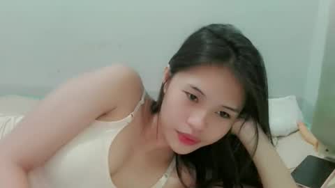 Snapshot of smellon_shake chatting on April 26, 5:21 pm Julia online show from April 26, 5:21 pm