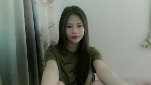 Snapshot of smellon_shake chatting on May 11, 6:52 am Julia online show from May 11, 6:52 am