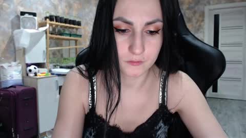 Snapshot of smile_cute_fox chatting on May 14, 12:12 pm smile_cute_fox online show from May 14, 12:12 pm