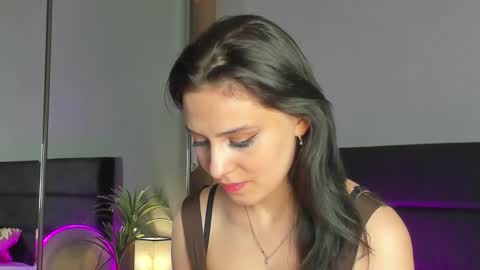 Bella online show from November 14, 9:52 am