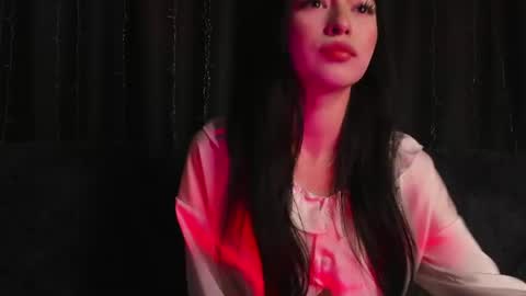 Victoria online show from June 18, 9:30 pm