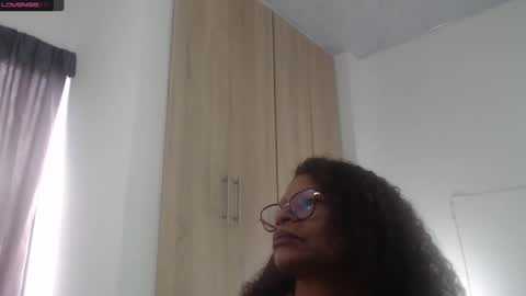 Snapshot of smilet_milf chatting on December 23, 12:30 pm Smileth online show from December 23, 12:30 pm