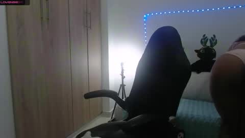 Snapshot of smilet_milf chatting on December 25, 1:30 pm Smileth online show from December 25, 1:30 pm