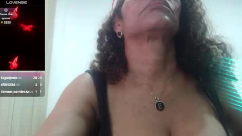 Snapshot of smilet_milf chatting on December 30, 3:02 pm Smileth online show from December 30, 3:02 pm