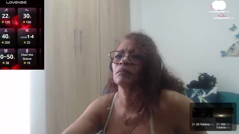 Snapshot of smilet_milf chatting on February 7, 3:41 pm Smileth online show from February 7, 3:41 pm