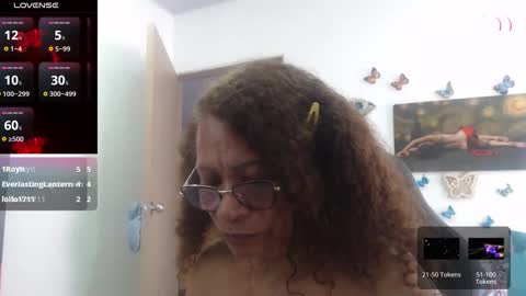 Snapshot of smilet_milf chatting on March 7, 4:55 pm Smileth online show from March 7, 4:55 pm
