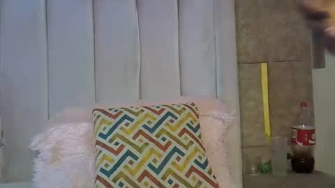 smiley_berry online show from October 18, 4:41 pm