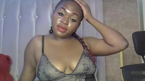 smiley_berry online show from October 31, 2:12 am