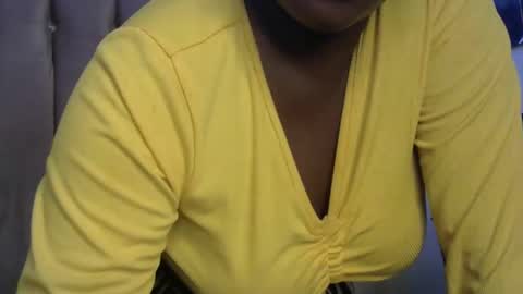 smiley_berry online show from November 7, 3:39 am