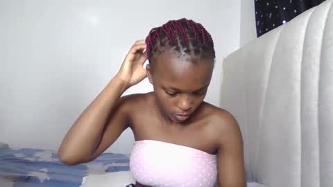 smiley luv1 online show from March 25, 12:22 pm