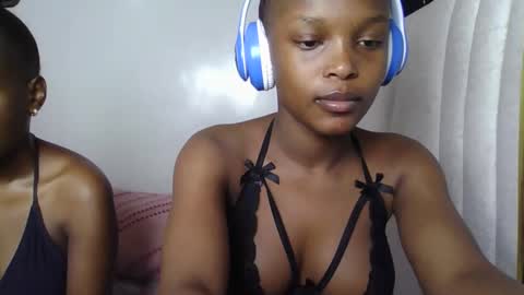 smiley luv1 online show from April 3, 10:02 am