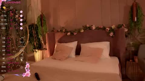 Mia online show from October 10, 5:17 am