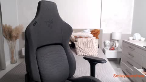 Snapshot of smileyouarehere chatting on October 8, 12:41 am S online show from October 8, 12:41 am