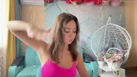 Snapshot of smiling_riddle chatting on October 27, 10:19 am smiling_riddle online show from October 27, 10:19 am