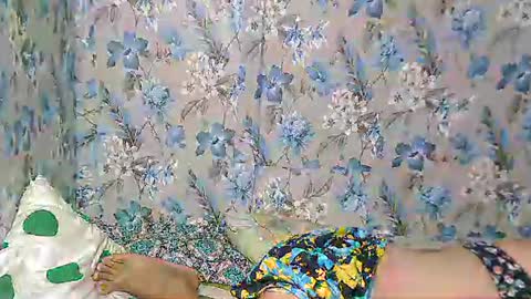 smilinglady27 online show from October 31, 7:37 pm