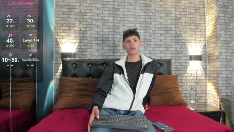 Snapshot of smith_luxe chatting on April 6, 7:26 pm Smith online show from April 6, 7:26 pm