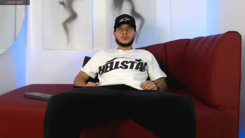 777 online show from May 11, 10:29 pm