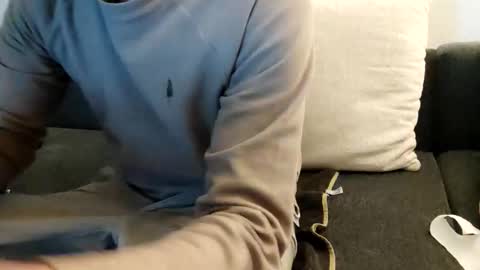 Smokeandwatching online show from January 3, 1:05 am