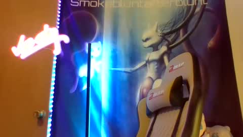 Snapshot of smokebluntafterblunt chatting on February 24, 2:09 am smoke online show from February 24, 2:09 am