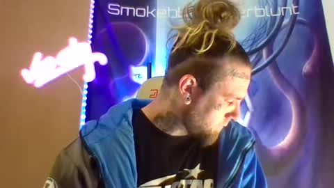 Snapshot of smokebluntafterblunt chatting on February 25, 11:03 pm smoke online show from February 25, 11:03 pm