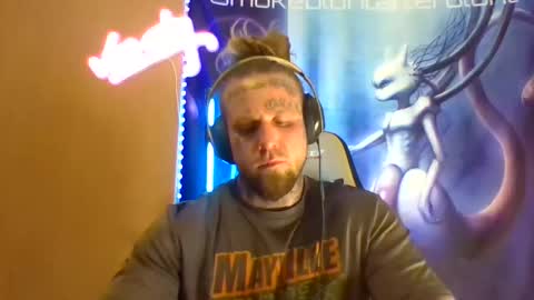 Snapshot of smokebluntafterblunt chatting on March 4, 2:17 am smoke online show from March 4, 2:17 am