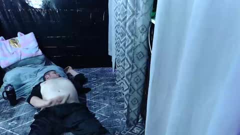 Snapshot of smokeingbitch420 chatting on December 22, 8:00 am love bug online show from December 22, 8:00 am