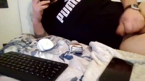 Snapshot of smoker985 chatting on February 15, 10:44 am smoker985 online show from February 15, 10:44 am