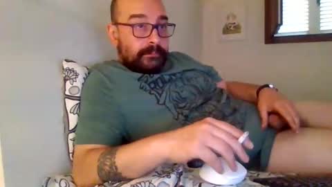 Snapshot of smoker985 chatting on September 13, 9:53 am smoker985 online show from September 13, 9:53 am