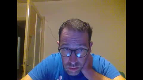 Snapshot of smokered100s chatting on September 14, 7:46 pm luca online show from September 14, 7:46 pm