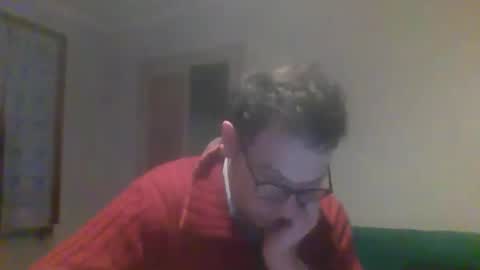 Snapshot of smokered100s chatting on February 1, 8:40 pm luca online show from February 1, 8:40 pm