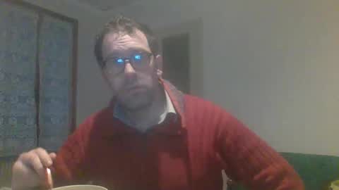 Snapshot of smokered100s chatting on February 7, 8:23 pm luca online show from February 7, 8:23 pm