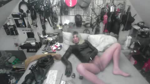 smokeslut365 online show from December 19, 10:06 pm