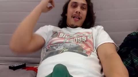 Snapshot of smokestar1991 chatting on December 27, 1:32 am SmokeStar online show from December 27, 1:32 am