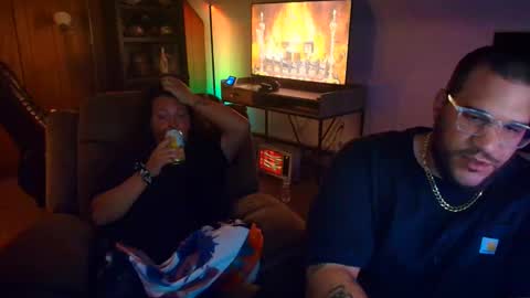 Snapshot of smokewithus2519 chatting on October 21, 2:01 am Come Smoke With Us online show from October 21, 2:01 am