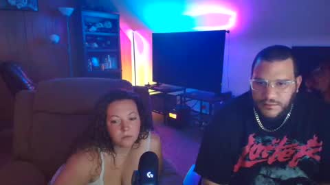 Snapshot of smokewithus2519 chatting on November 2, 2:25 am Come Smoke With Us online show from November 2, 2:25 am