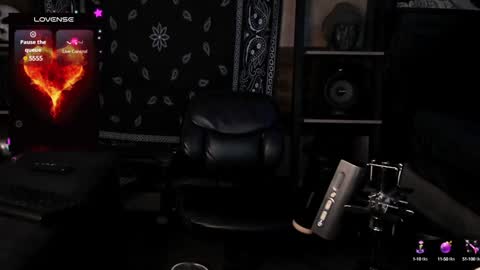 Snapshot of smokey915 chatting on January 6, 12:59 am Smokey915 online show from January 6, 12:59 am