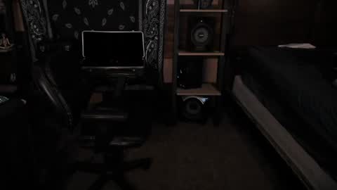 Snapshot of smokey915 chatting on January 12, 10:02 am Smokey915 online show from January 12, 10:02 am