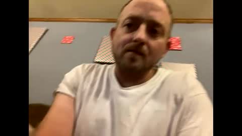 Snapshot of smokeymt420 chatting on December 26, 2:33 am smokeymt420 online show from December 26, 2:33 am