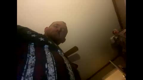 Snapshot of smokeymt420 chatting on January 20, 9:24 am smokeymt420 online show from January 20, 9:24 am