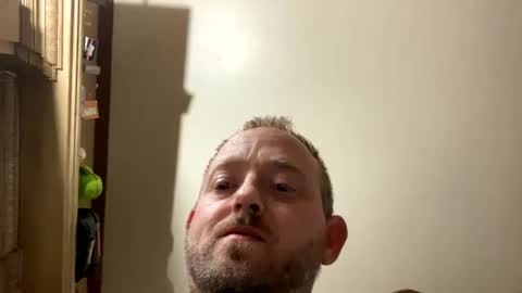 Snapshot of smokeymt420 chatting on February 15, 7:17 pm smokeymt420 online show from February 15, 7:17 pm