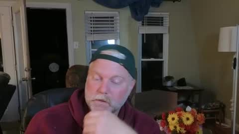 Snapshot of smokymountanman chatting on October 22, 2:56 am smokymountanman online show from October 22, 2:56 am