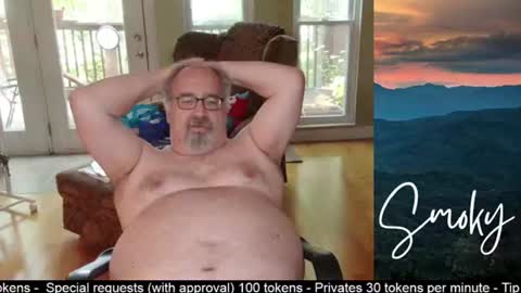 Snapshot of smokymountanman chatting on June 12, 5:45 pm smokymountanman online show from June 12, 5:45 pm