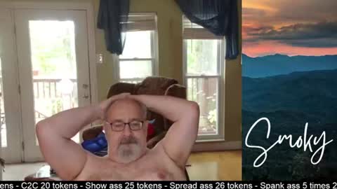 Snapshot of smokymountanman chatting on June 16, 6:32 pm smokymountanman online show from June 16, 6:32 pm