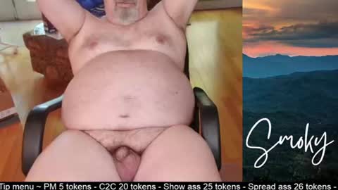 Snapshot of smokymountanman chatting on June 23, 9:24 pm smokymountanman online show from June 23, 9:24 pm