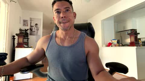 Snapshot of smoothripz chatting on March 25, 5:30 pm smoothripz online show from March 25, 5:30 pm